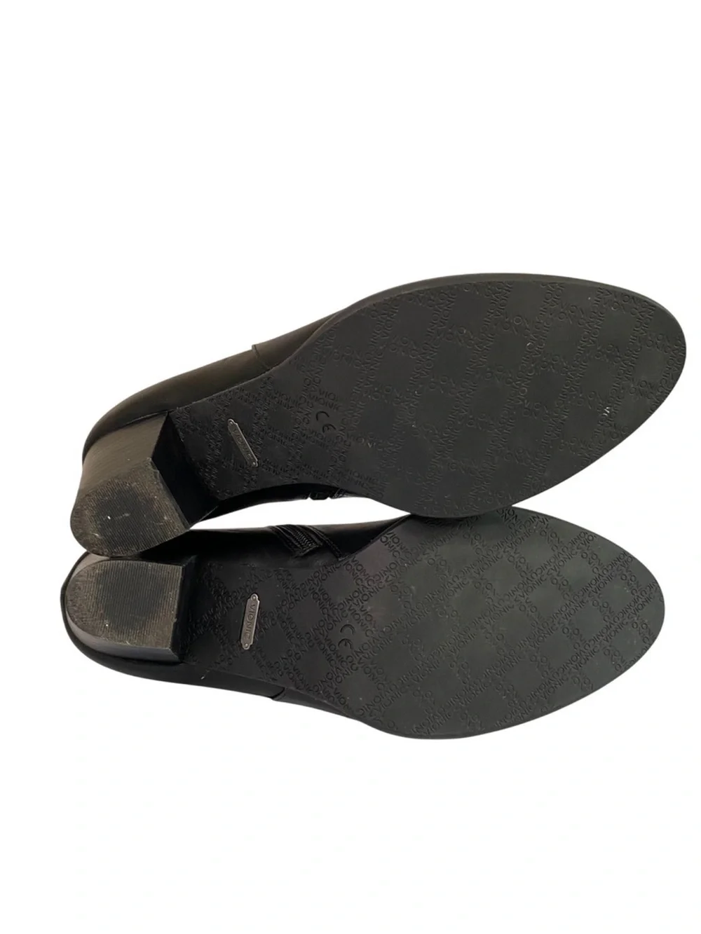 Vionic Upton Black Leather Ankle Boot